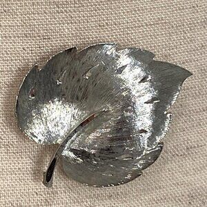 Louis Giusti Silver Textured Leaf Brooch Signed LG